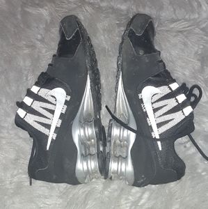 Black silver grey Nike shox Big boy youth 6.5 Women 8